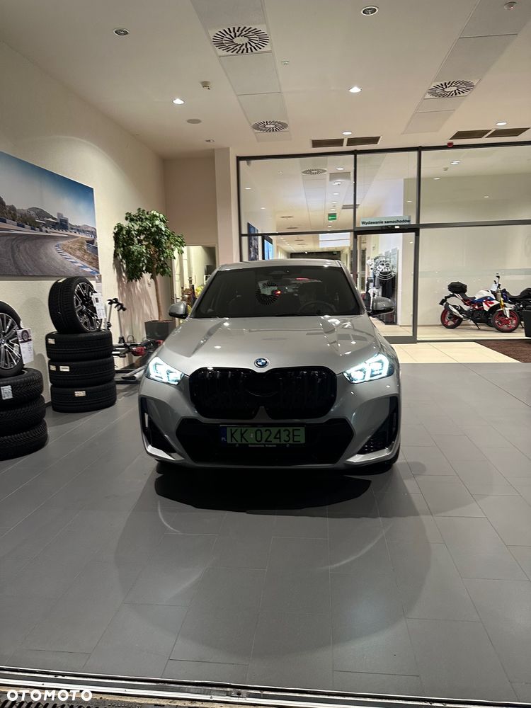 BMW iX1 - 2