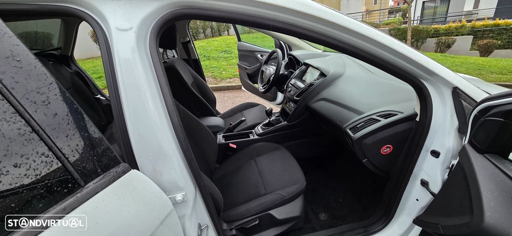 Ford Focus SW 1.5 TDCi Titanium ECOnetic - 14