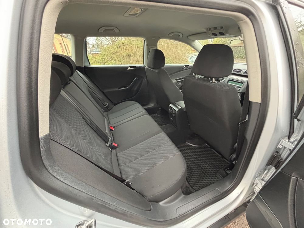 Volkswagen Passat Variant 2.0 TDI DPF DSG Comfortline - 19