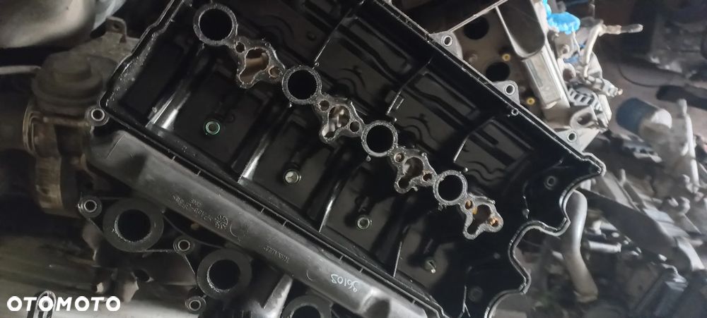 POKRYWA ZAWORÓW 8200627939 MASTER 2.2 2.5 DCI - 1