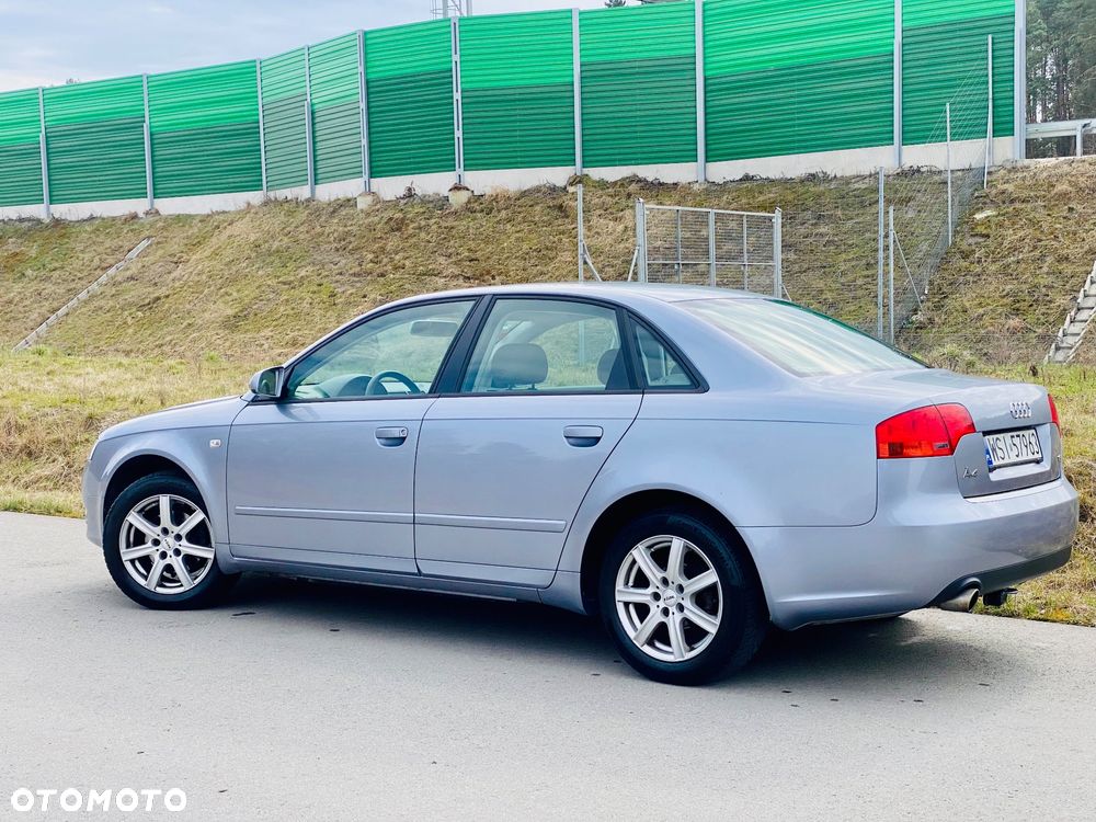 Audi A4 Limousine - 10