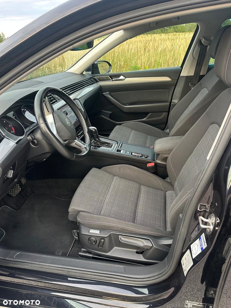 Volkswagen Passat Variant 2.0 TDI EVO Elegance DSG - 12