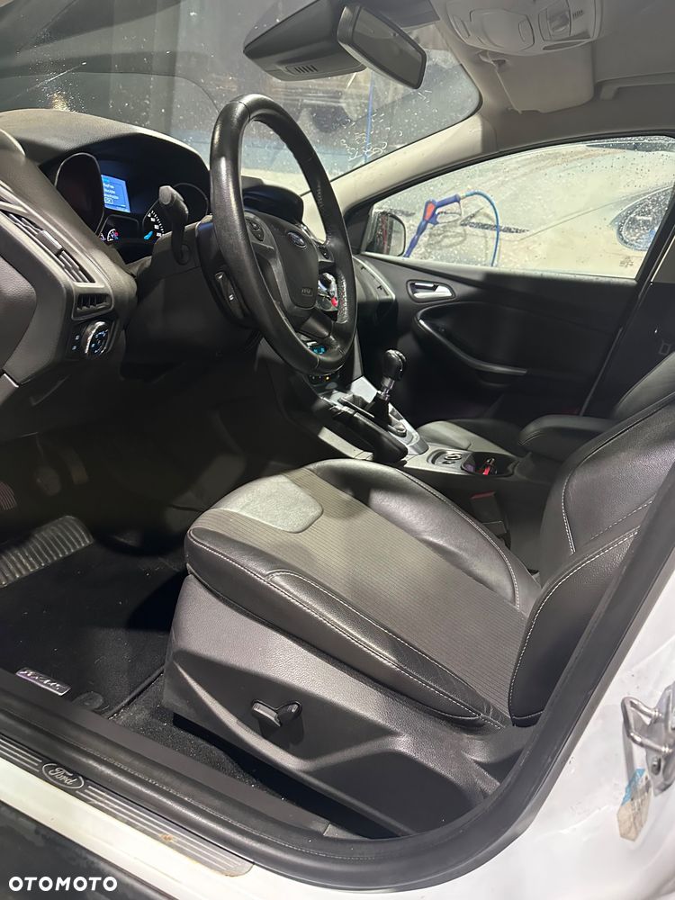 Ford Focus 1.0 EcoBoost Start-Stopp-System ST-LINE - 27