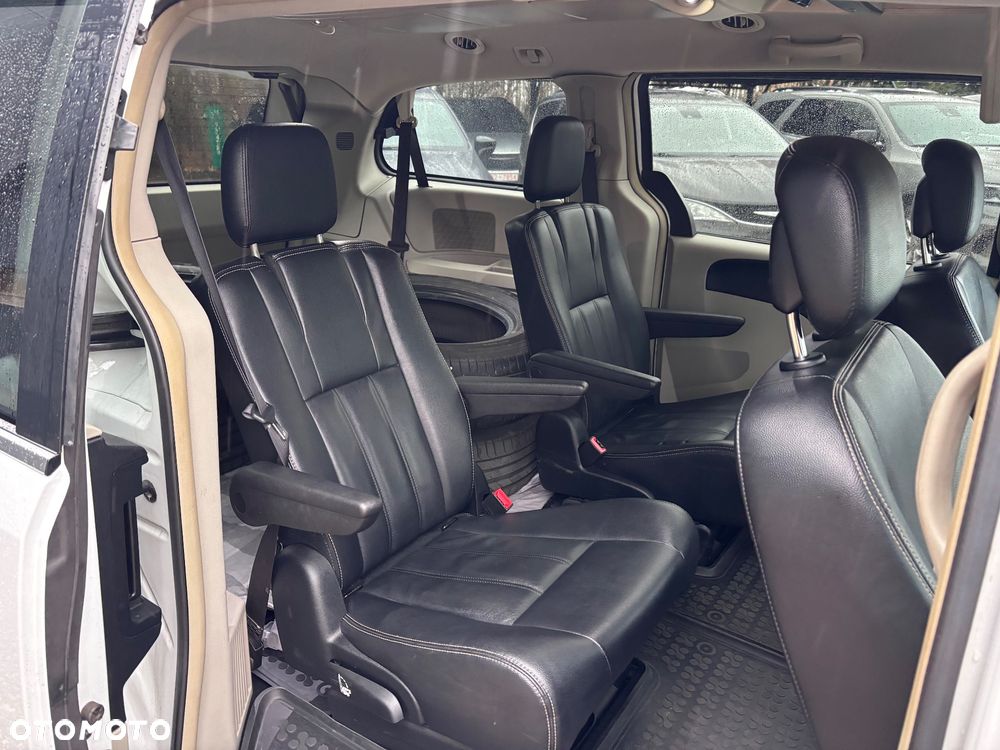 Chrysler Town & Country 3.6 Touring - 22