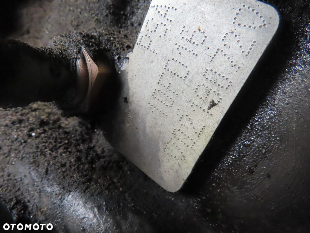 SILNIK CITROEN C3 I 1.4 HDi 8HX BOSCH - 4