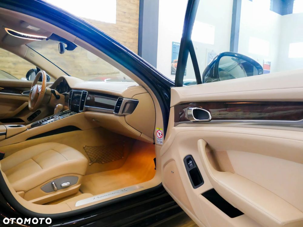 Porsche Panamera 4S PDK - 11