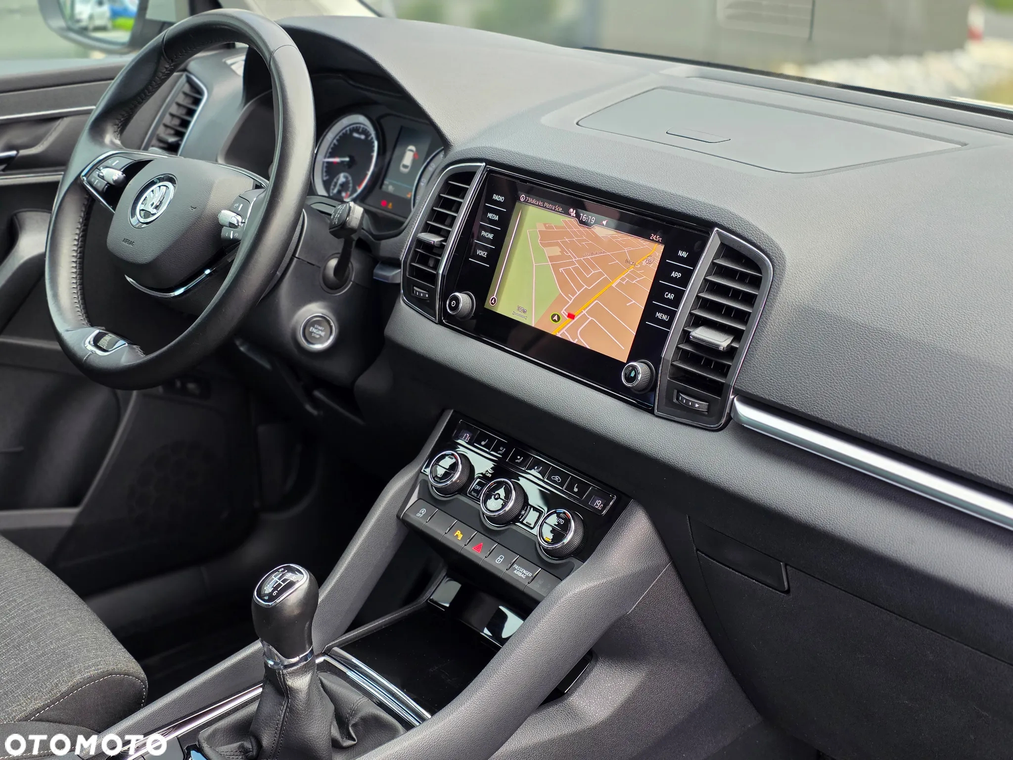 Skoda Karoq 1.5 TSI ACT GPF 4x2 Style - 17