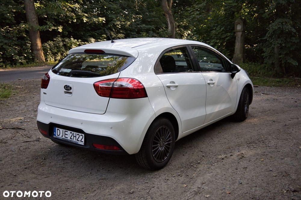 Kia Rio 1.2 L - 7