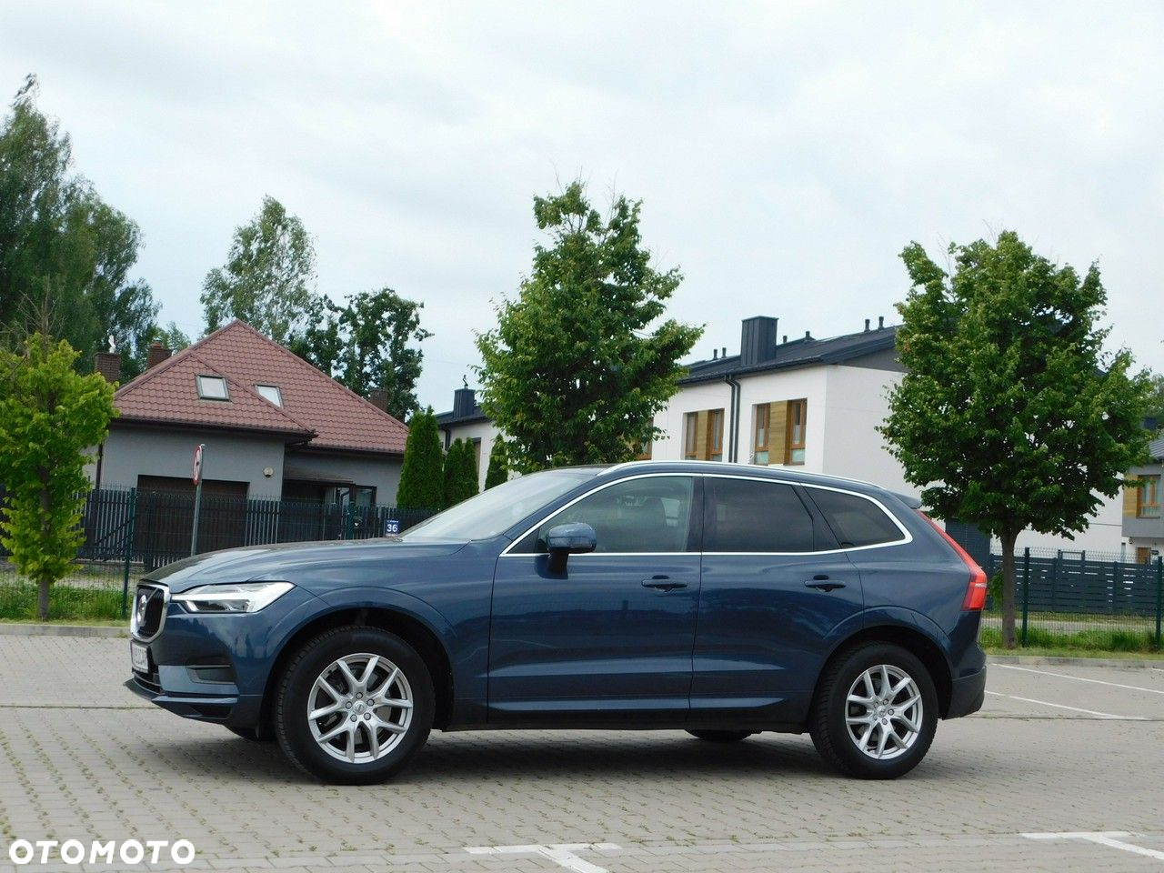 Volvo XC 60 D3 Momentum Pro - 2