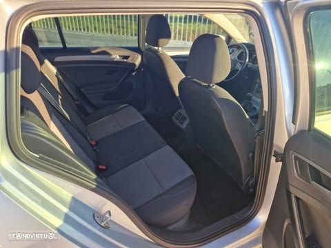 VW Golf Variant 1.6 TDi BlueMotion Allstar - 12