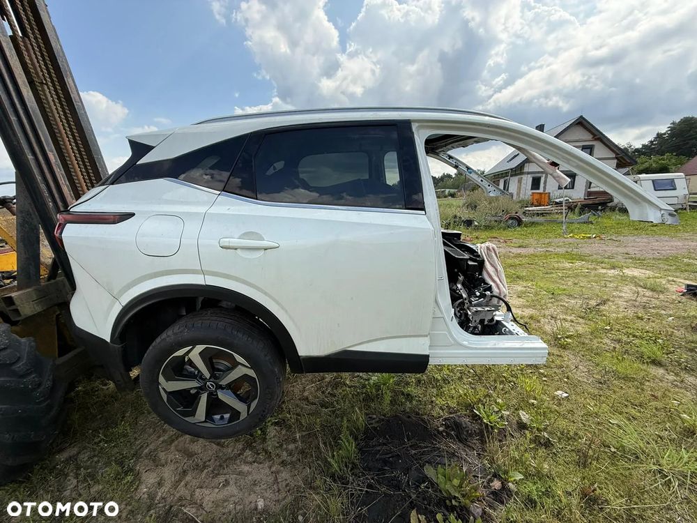 Qashqai J-12 tył prawa ćwiartka błotnik QAB - 1