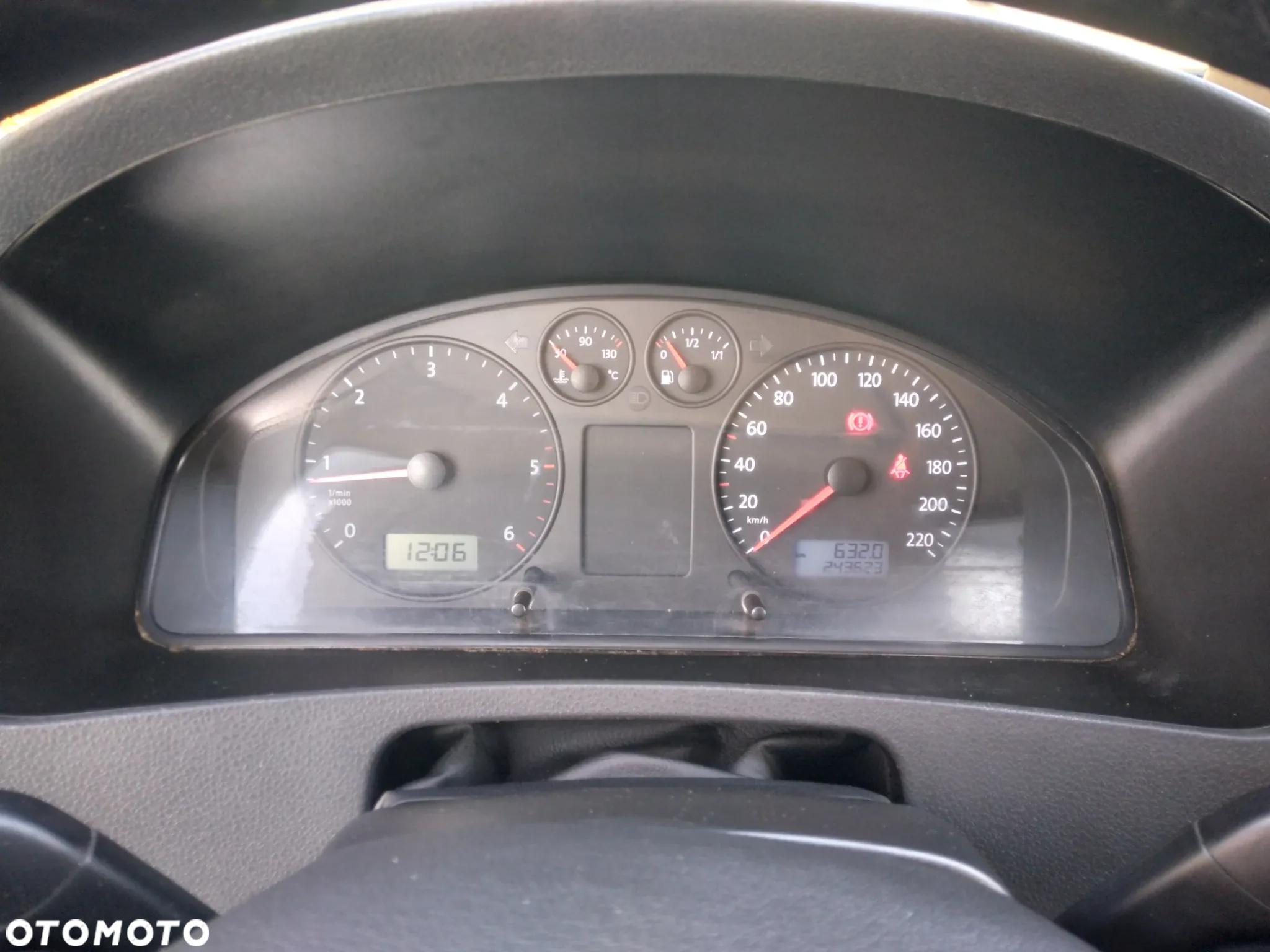 Volkswagen Caravelle - 15
