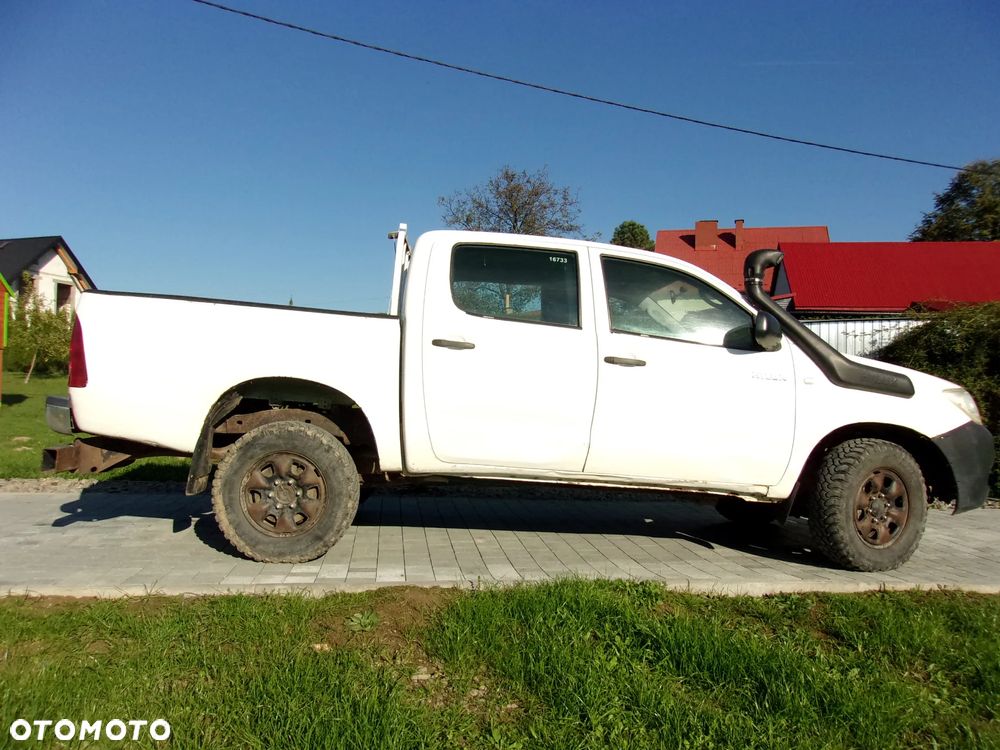 Toyota Hilux 2.5 D-4D Active - 14