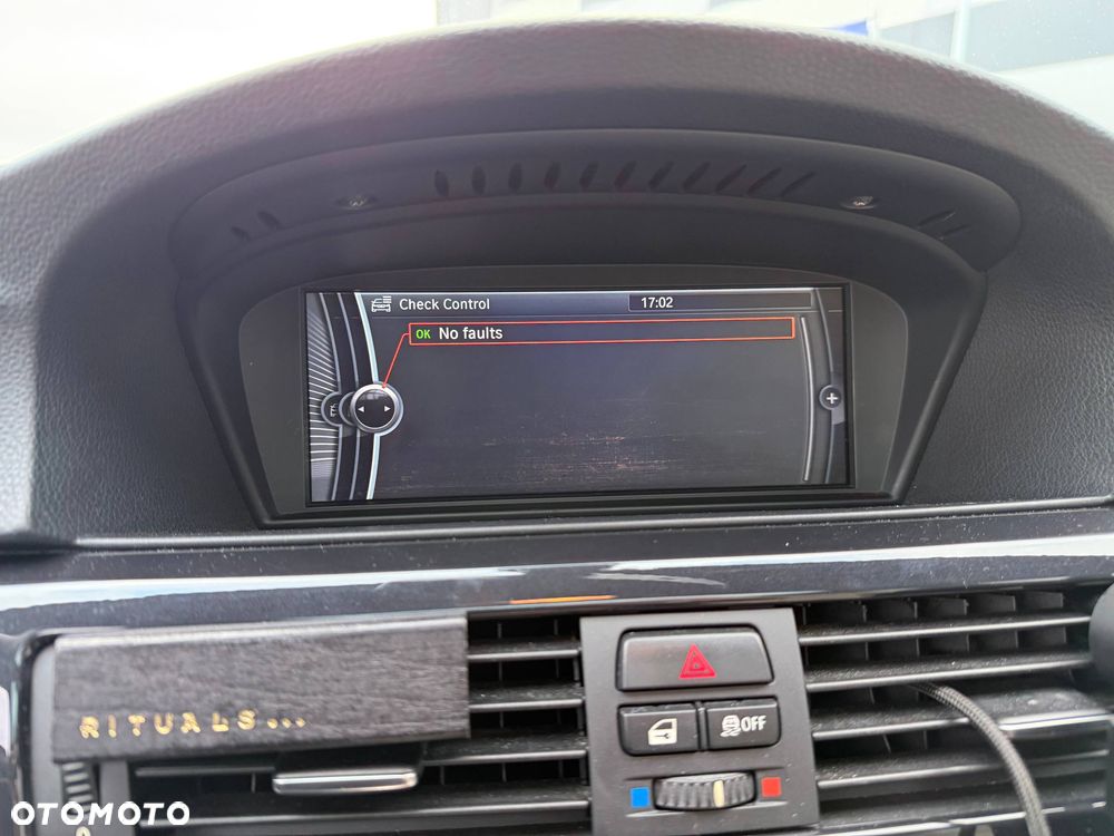 BMW Seria 3 320d - 24