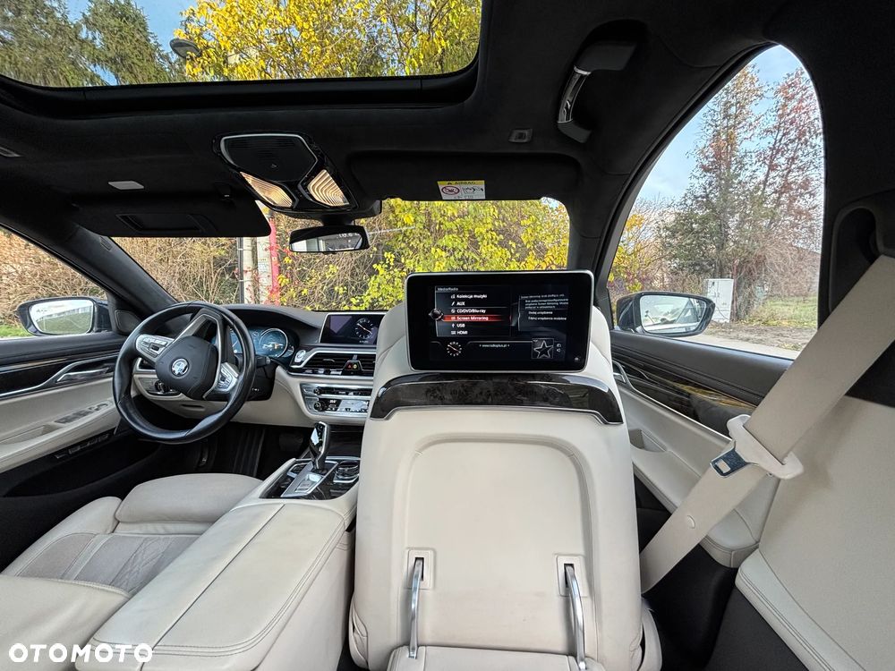 BMW Seria 7 750Li xDrive - 26