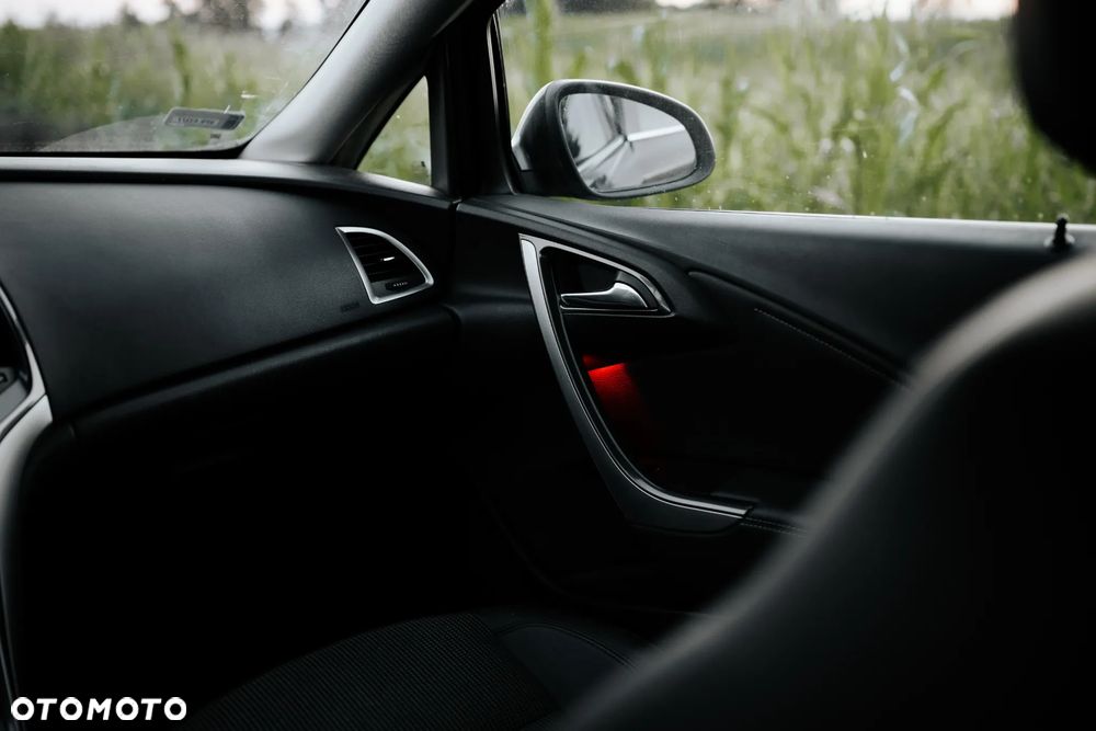 Opel Astra 1.4 T Cosmo - 17