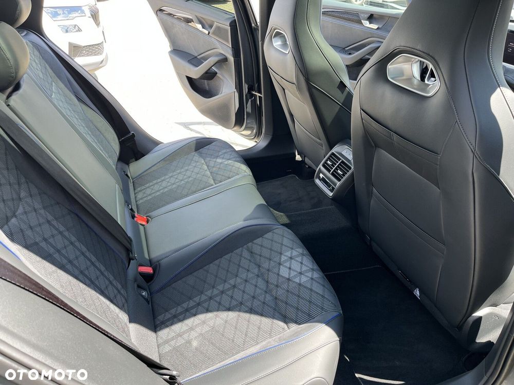 Volkswagen Passat - 24