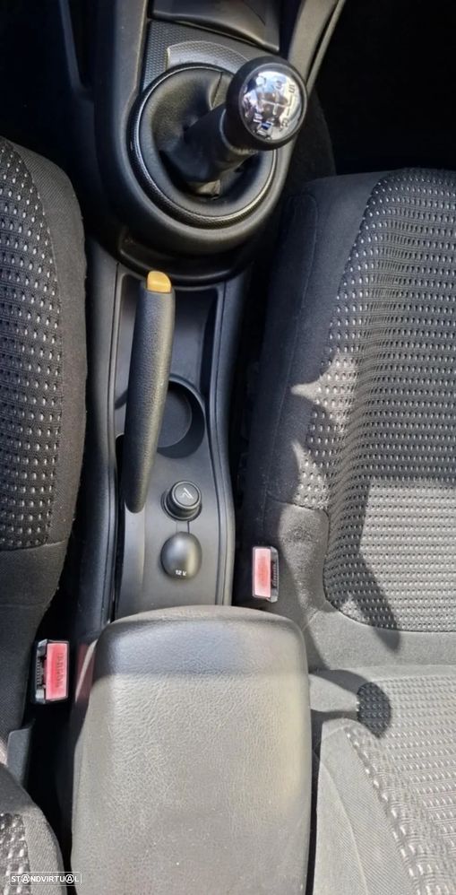 Citroën C4 Coupé 1.6 HDi 110 VTR - 16