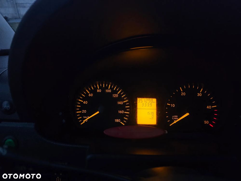 Mercedes-Benz Sprinter - 16