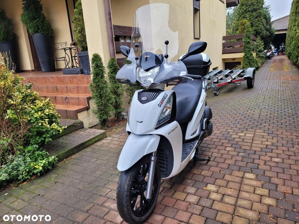 Kymco People - 1