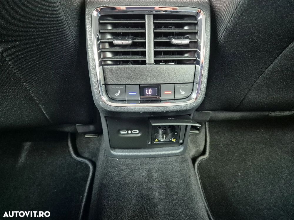Skoda Octavia Combi 2.0 TDI DSG Style - 12