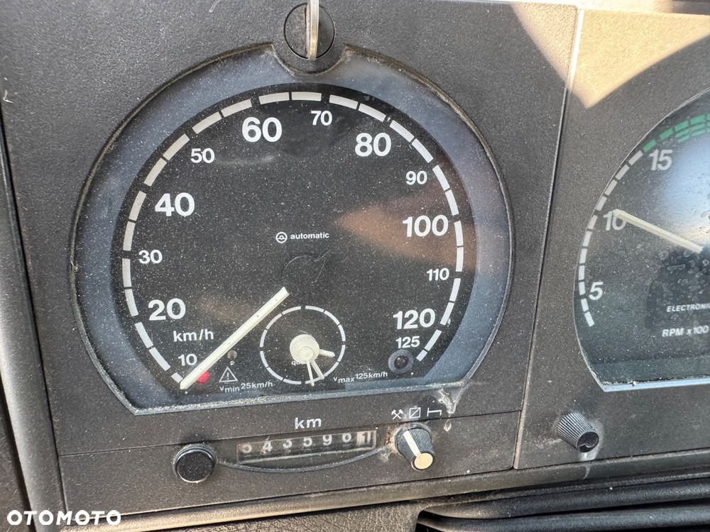 Iveco EuroCargo 100E15 hydrauliczna platforma wciągarka - 24