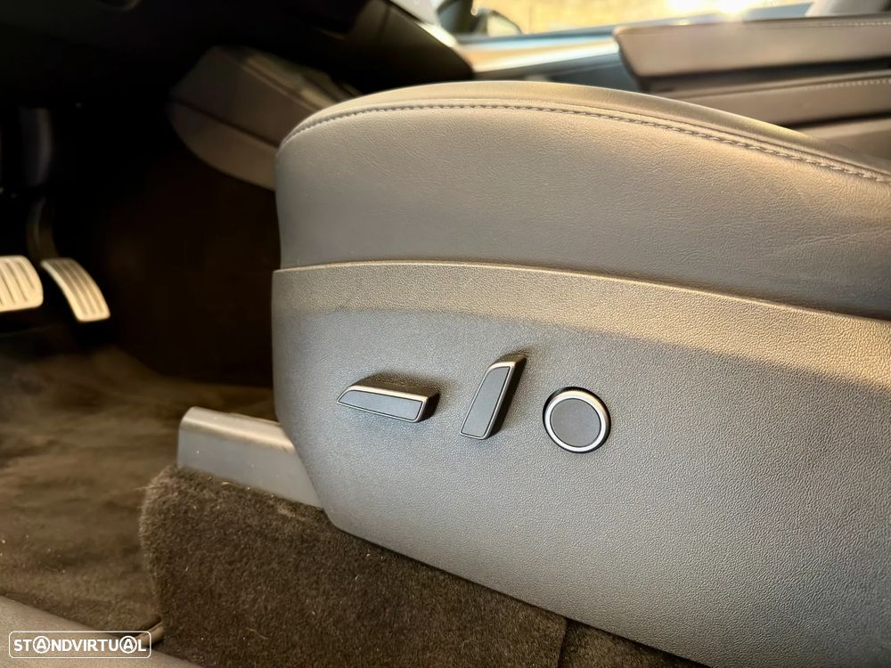 Tesla Model Y Performance Tração Integral - 23