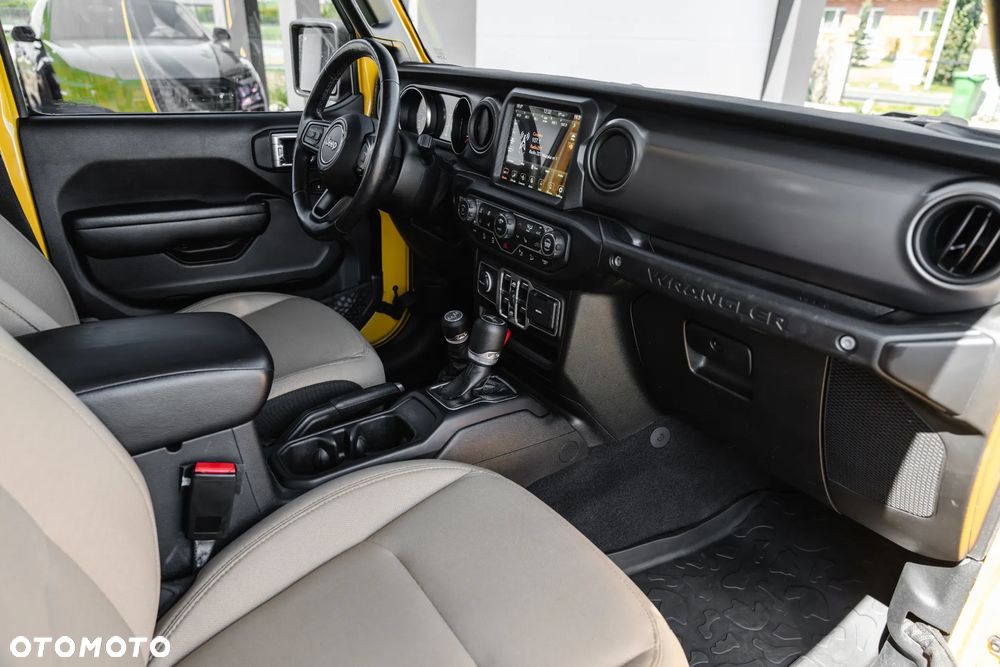 Jeep Wrangler - 23