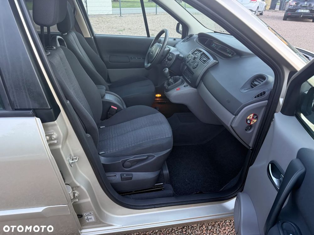Renault Scenic 1.6 16V Expression - 14