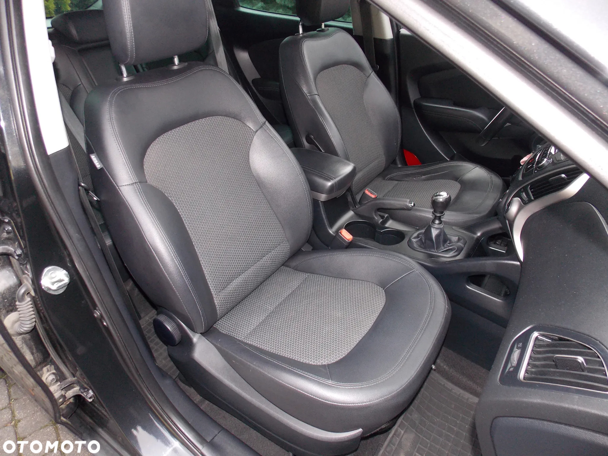 Hyundai ix35 1.6 2WD blue Style - 16