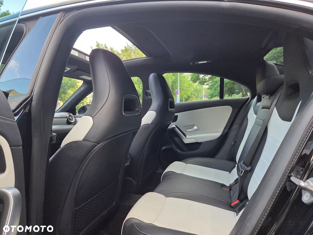 Mercedes-Benz CLA 220 4-Matic AMG Line 7G-DCT - 22