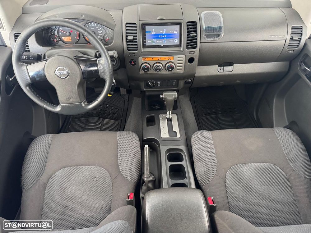 Nissan Navara 2.5 dCi CD SE AT - 16