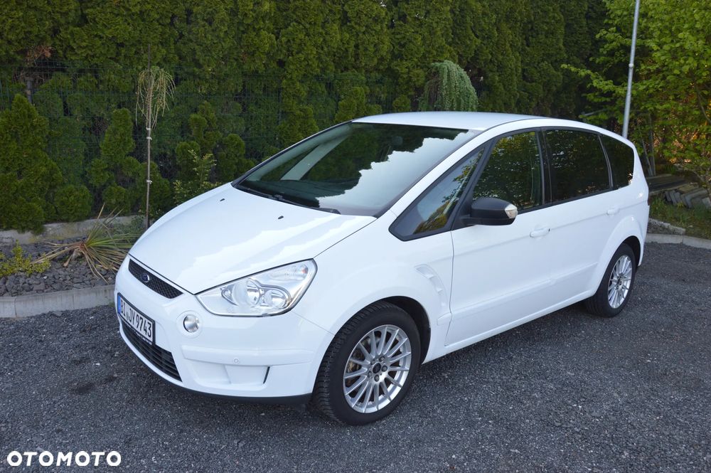 Ford S-Max - 11