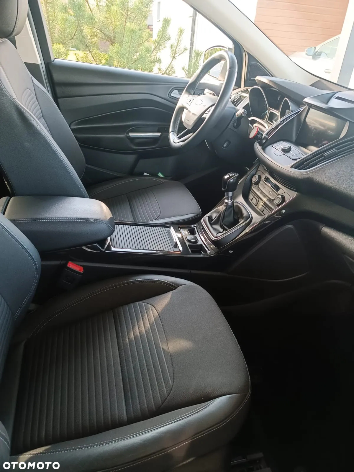 Ford Kuga 1.5 EcoBoost FWD Titanium ASS MMT6 - 23