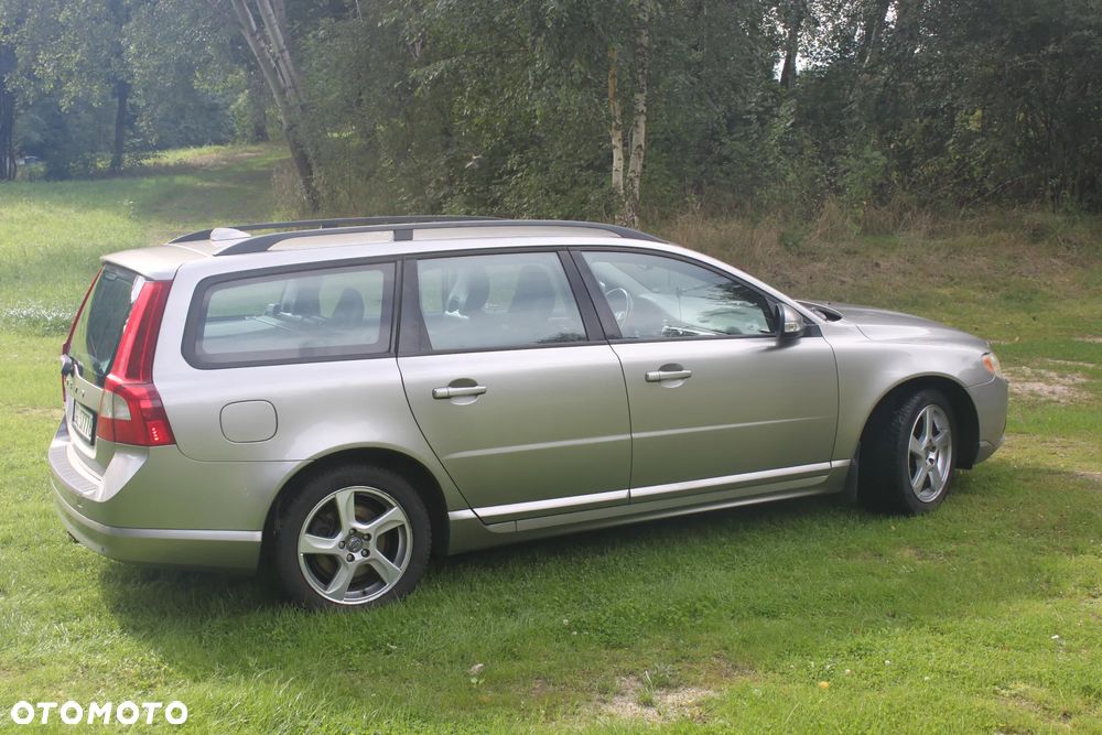 Volvo V70 2.4D Momentum - 3