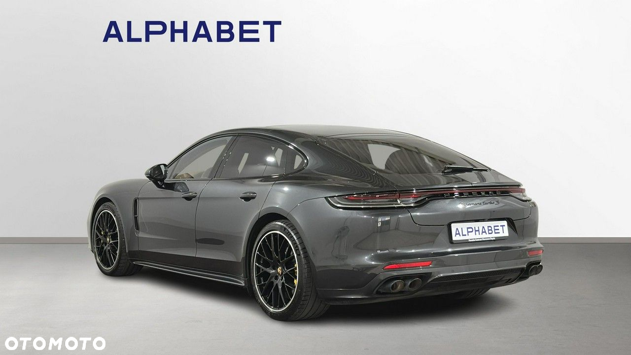 Porsche Panamera - 4