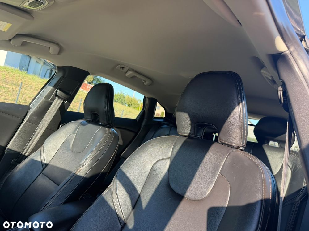 Volvo V40 D2 Momentum - 24