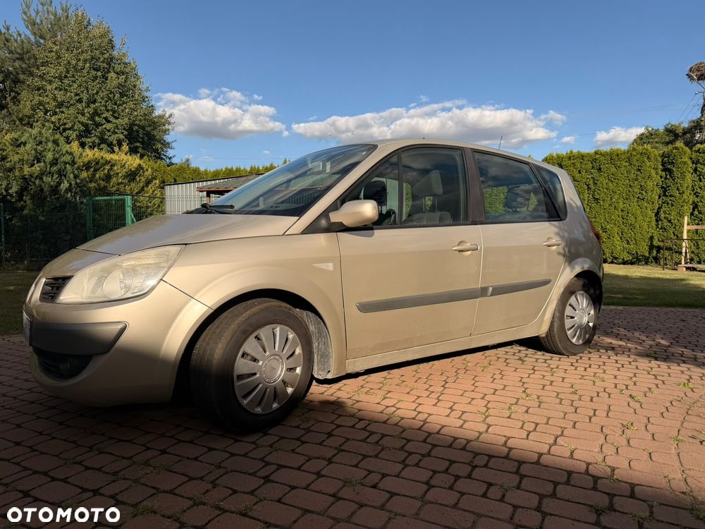 Renault Scenic 1.6 16V Expression - 11