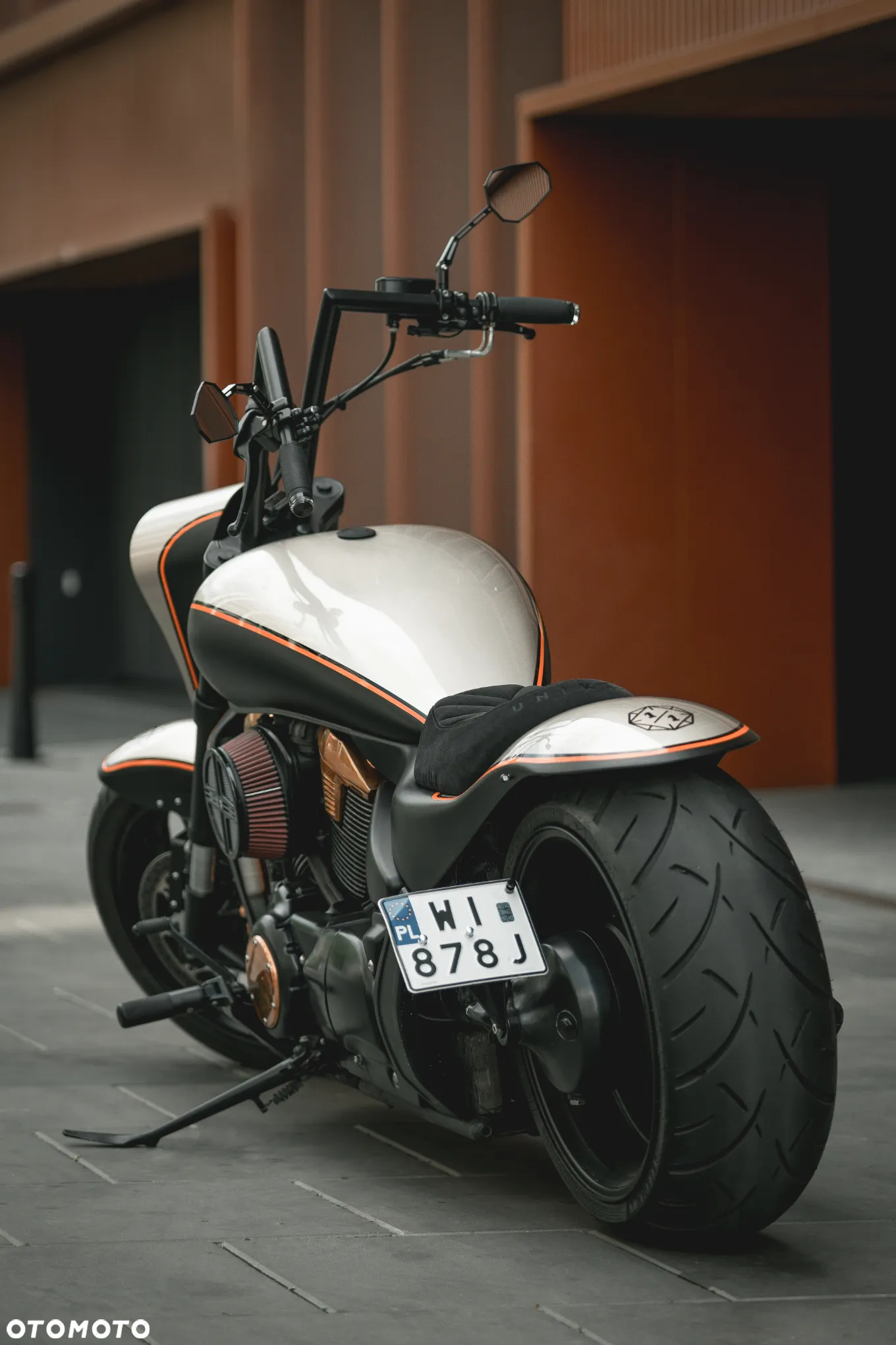 Suzuki Intruder - 16