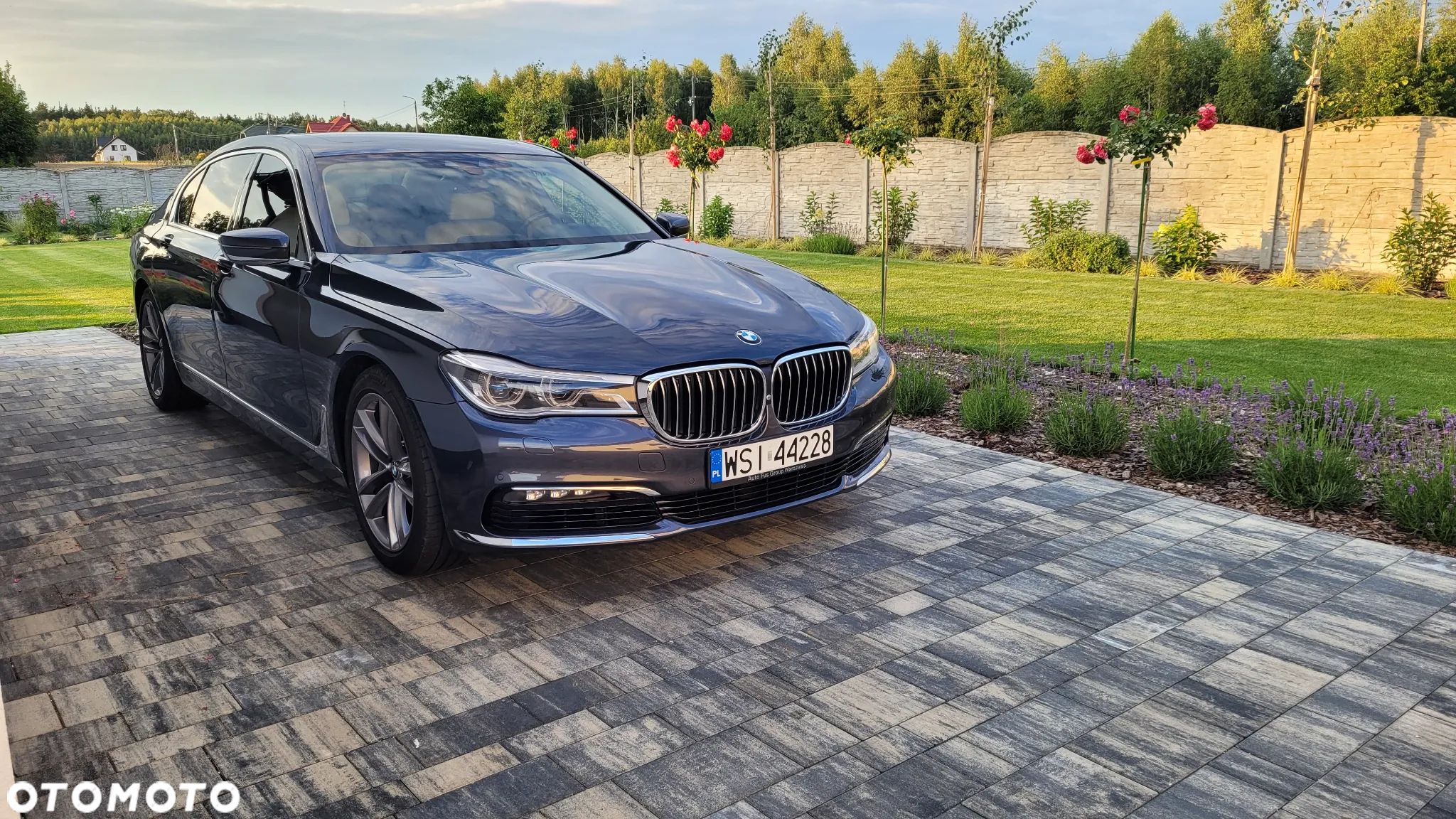 BMW Seria 7 740Li - 1