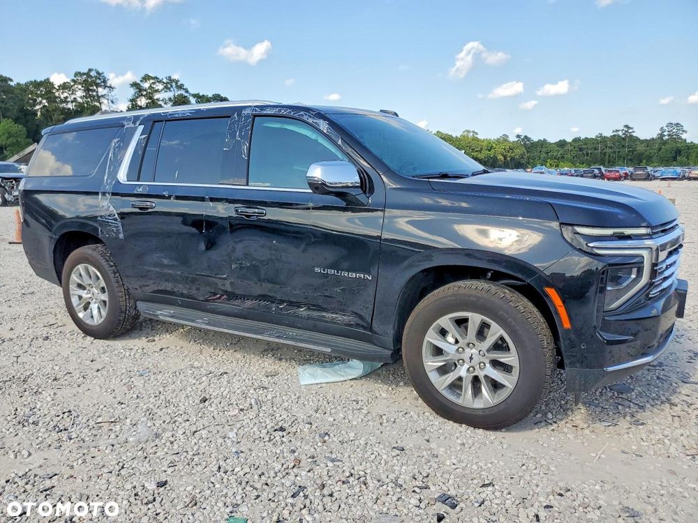Chevrolet Suburban - 5