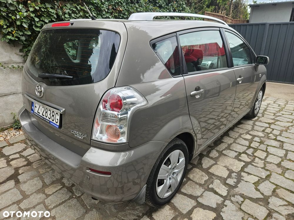 Toyota Corolla Verso - 6
