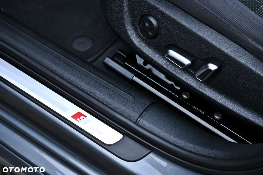 Audi A4 Avant 2.0 TDI DPF clean diesel quattro S tronic S line Sportpaket - 29