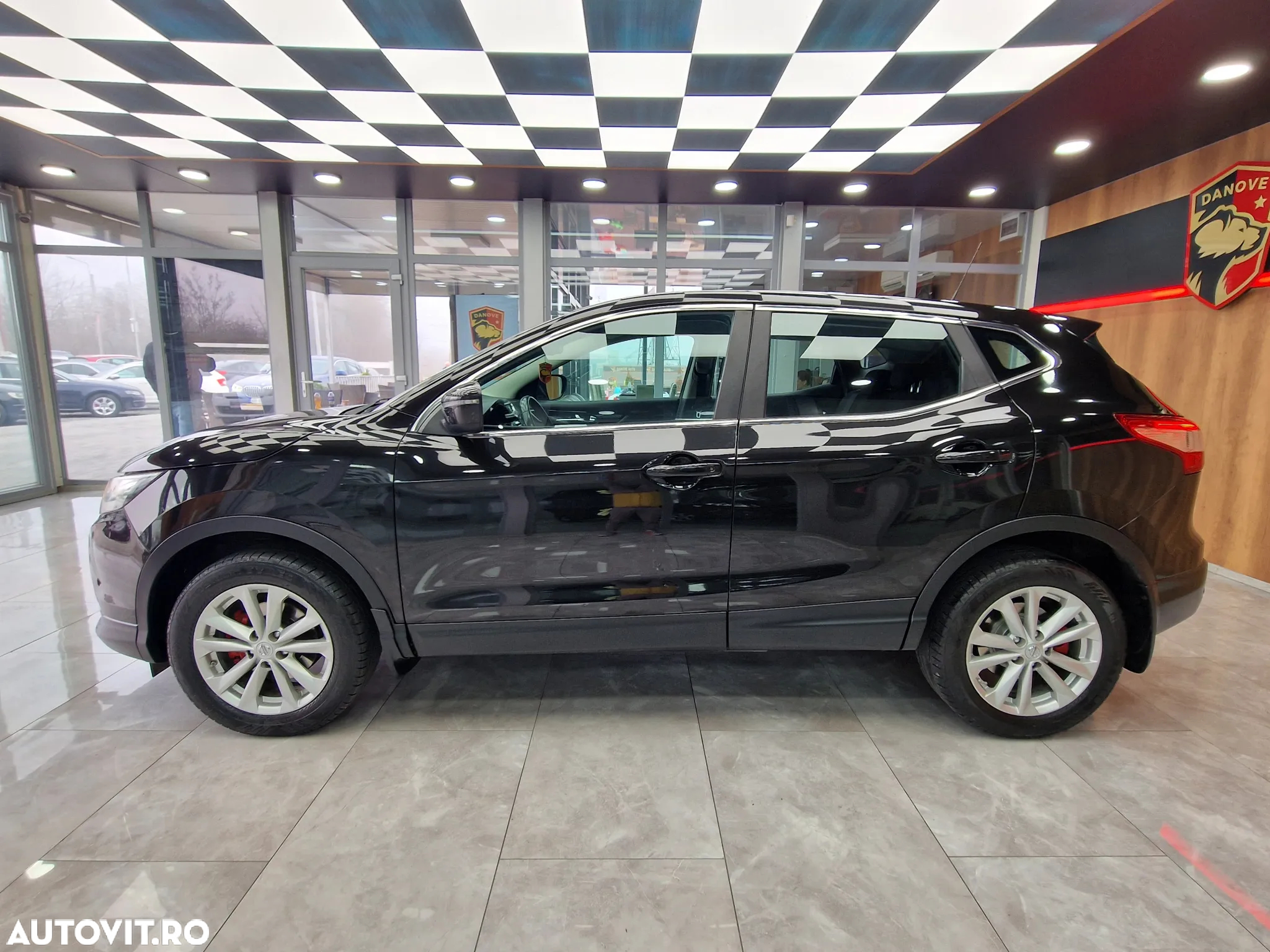 Nissan Qashqai 1.6 DCI Start/Stop X-TRONIC N-Connecta - 4