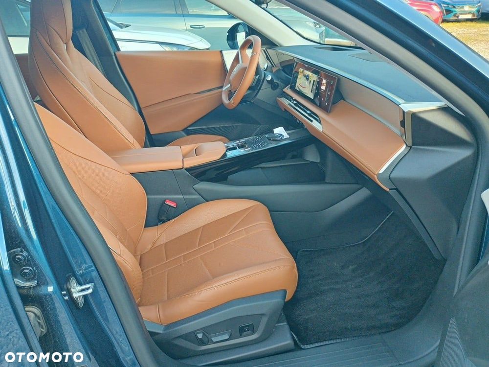 DS Automobiles N°8 - 15