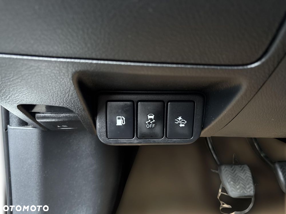 Toyota Avensis 1.8 Active - 21