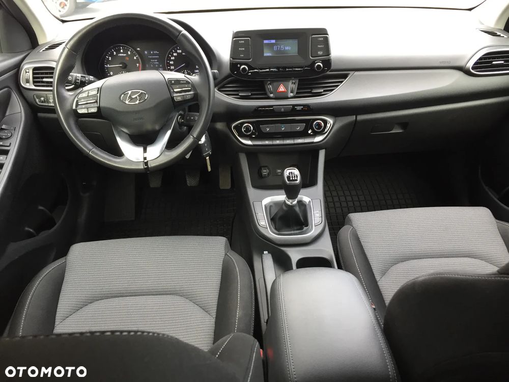 Hyundai i30 1.5 T-GDI 48V Modern - 9