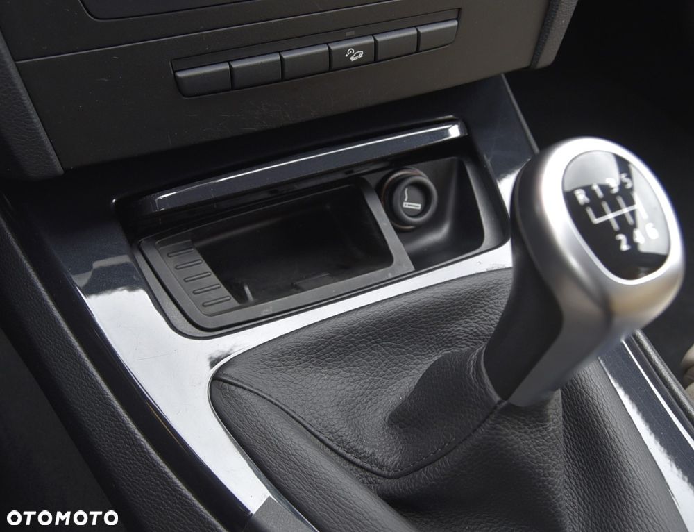 BMW Seria 3 325xi - 33