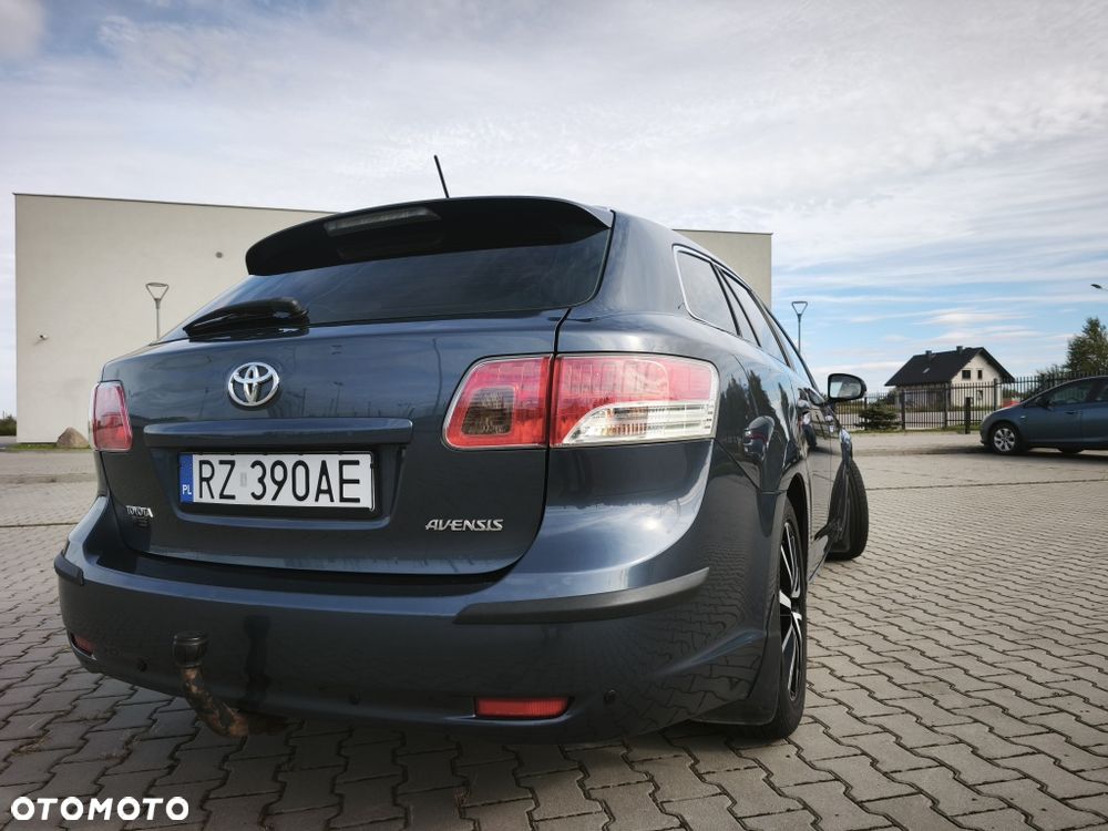 Toyota Avensis - 5