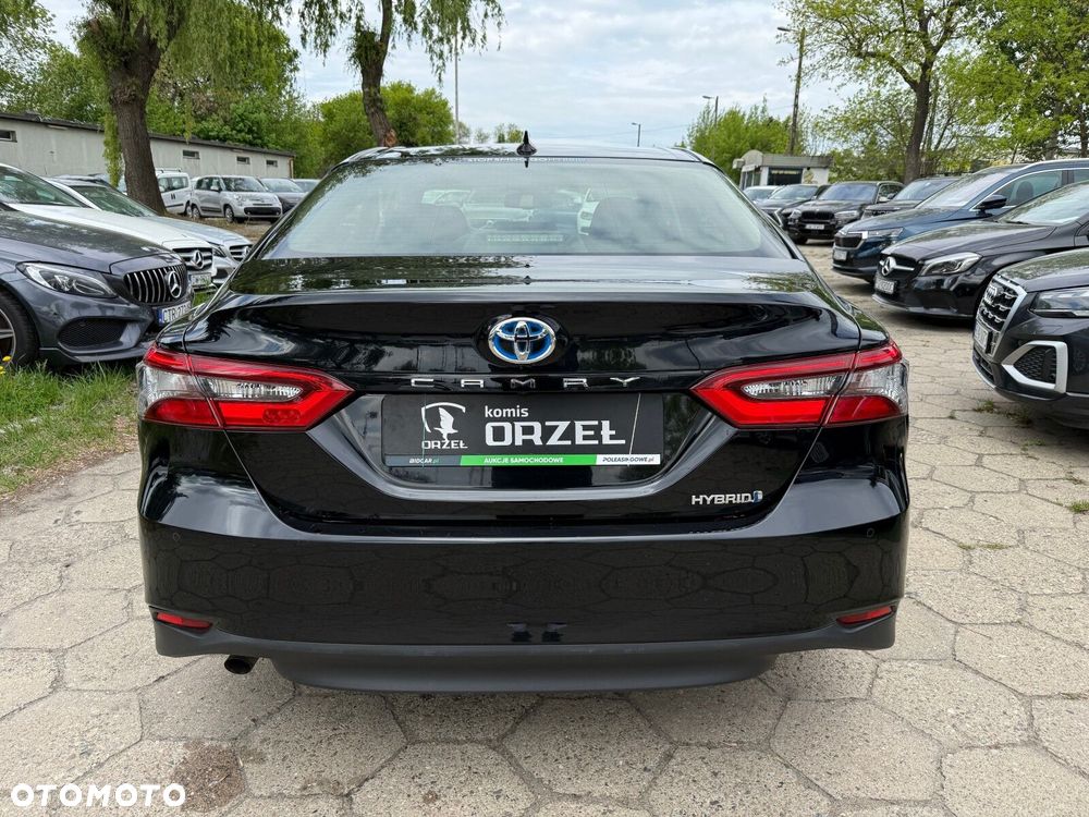 Toyota Camry - 6